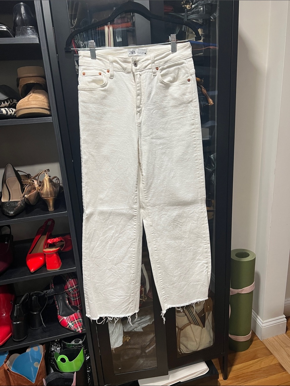 Zara White Straight-Leg Jeans with Raw Hem